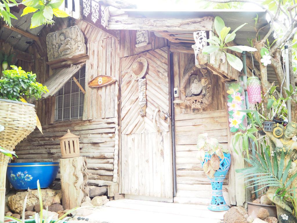 Three J Guesthouse Kamphaeng Phet Exterior photo