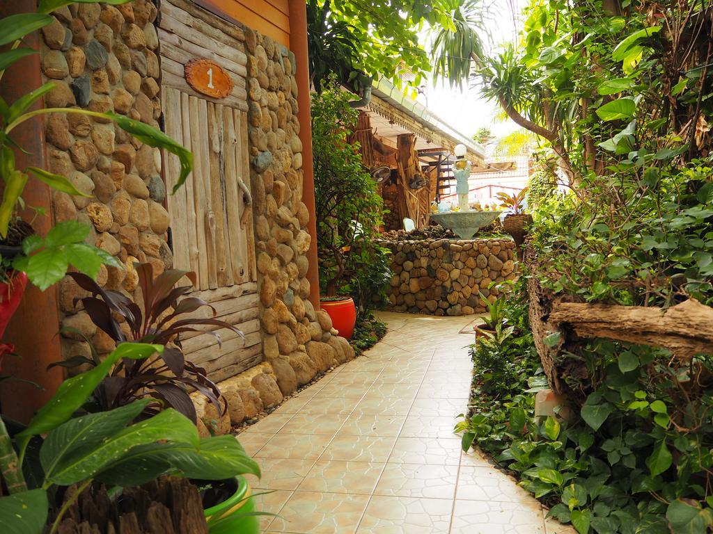 Three J Guesthouse Kamphaeng Phet Exterior photo